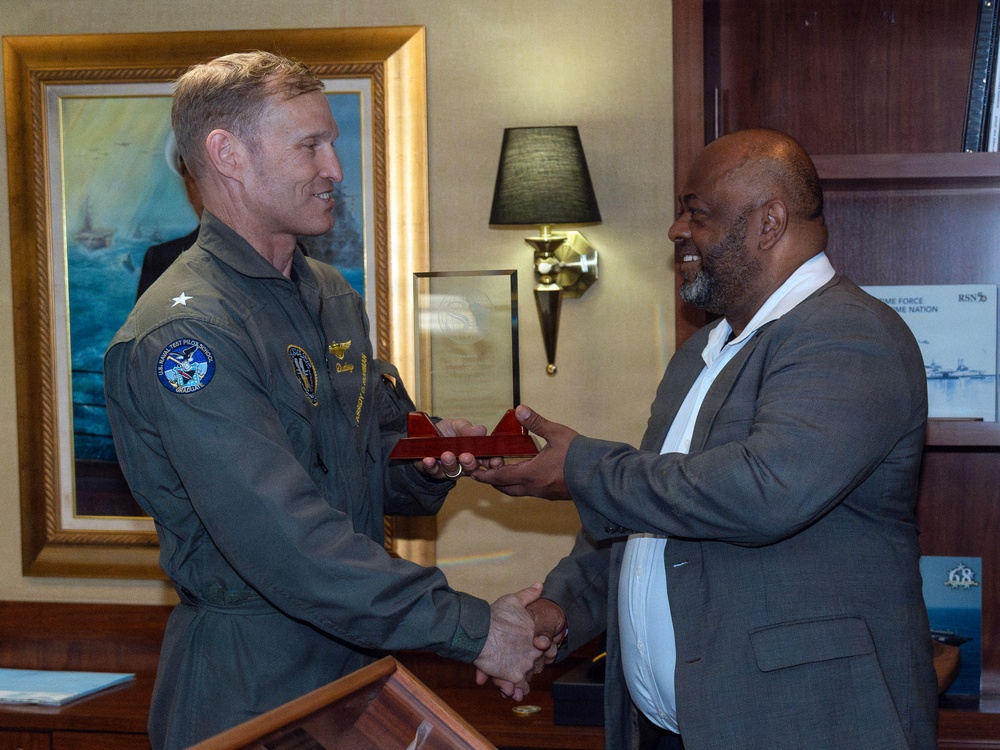 Trinidad and Tobago Government and Military Leaders Visit Nimitz