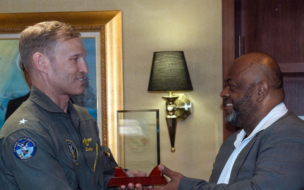 Trinidad and Tobago Government and Military Leaders Visit Nimitz