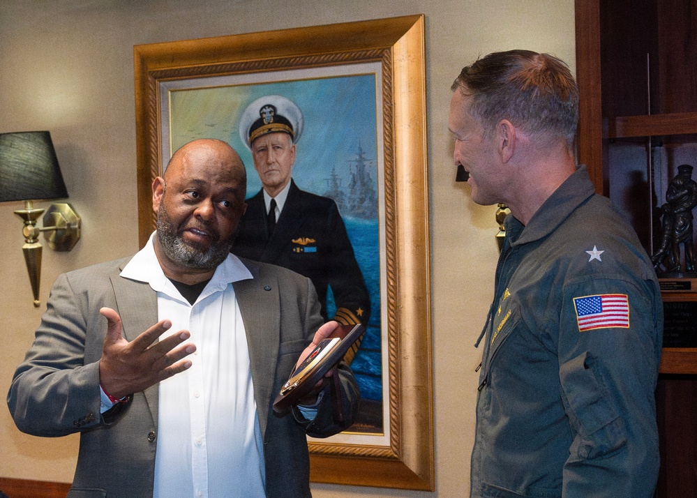 Trinidad and Tobago Government and Military Leaders Visit Nimitz