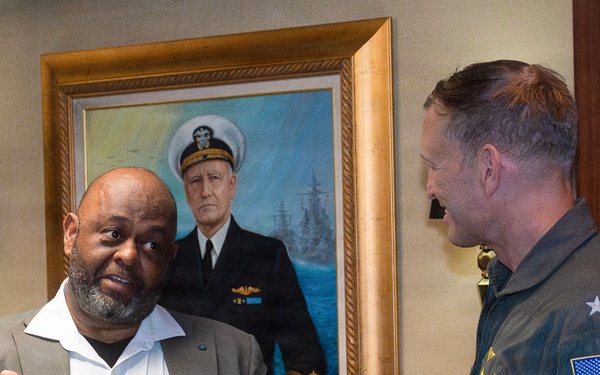 Trinidad and Tobago Government and Military Leaders Visit Nimitz