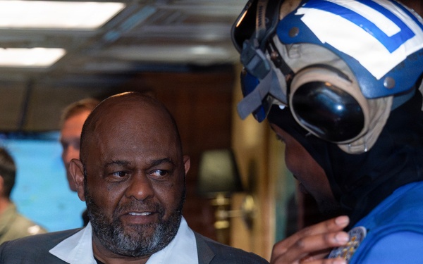 Trinidad and Tobago Government and Military Leaders Visit Nimitz