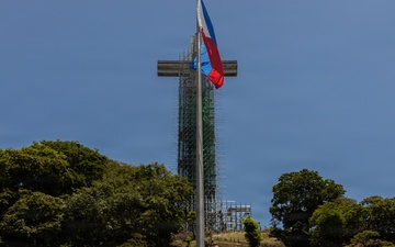 MRF-SEA Marines and Sailors reflect on sacrifice during visit to Bataan