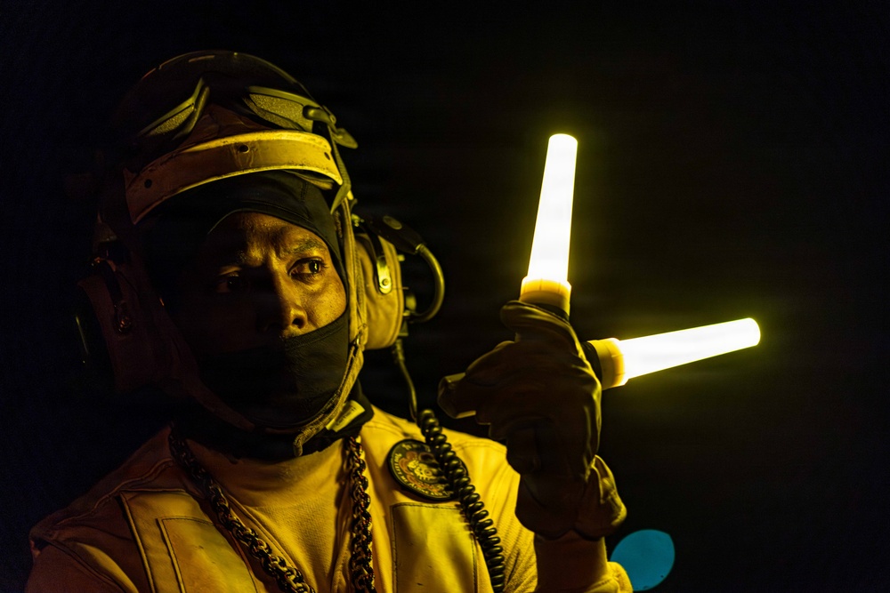 FOR RELEASE George Washington Conducts Flight Operations