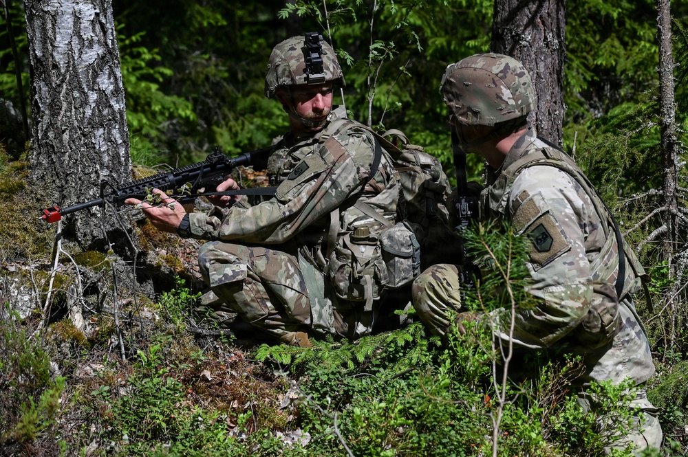 Virginia Guard engineers conduct counter-mobility training in Finland