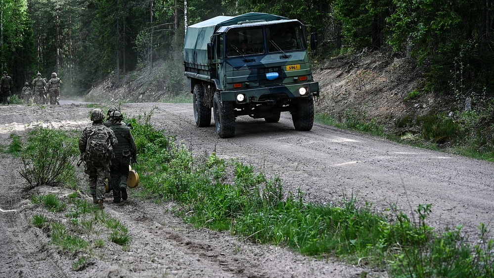 Virginia Guard engineers conduct counter-mobility training in Finland