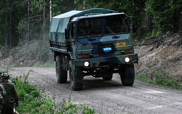Virginia Guard engineers conduct counter-mobility training in Finland