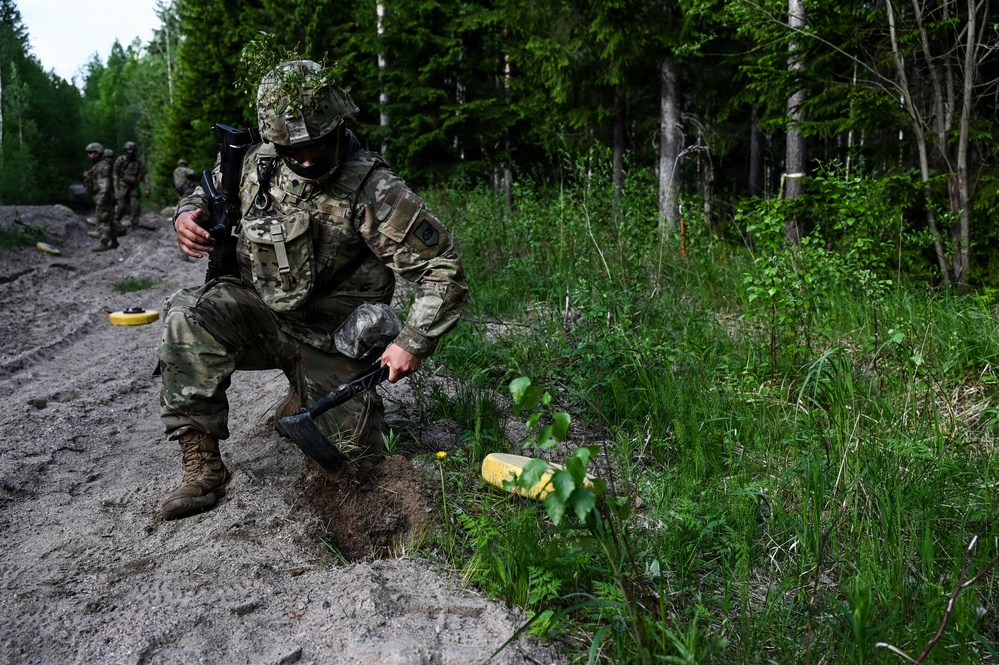 Virginia Guard engineers conduct counter-mobility training in Finland