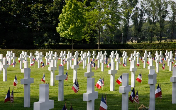 Allies honor fallen Americans at Brittany Memorial Day ceremony