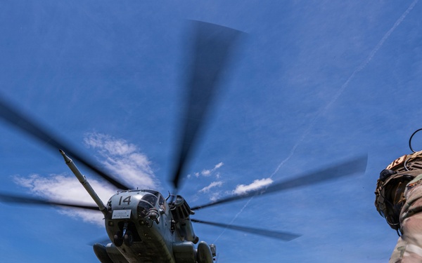621st CRG HST Supports HMHT-302 Aircrew Training