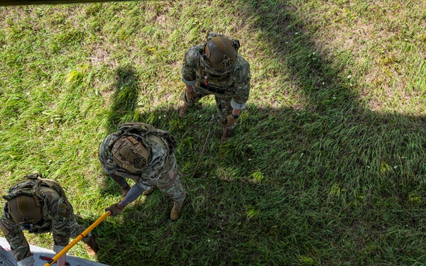 621st CRG HST Supports HMHT-302 Aircrew Training