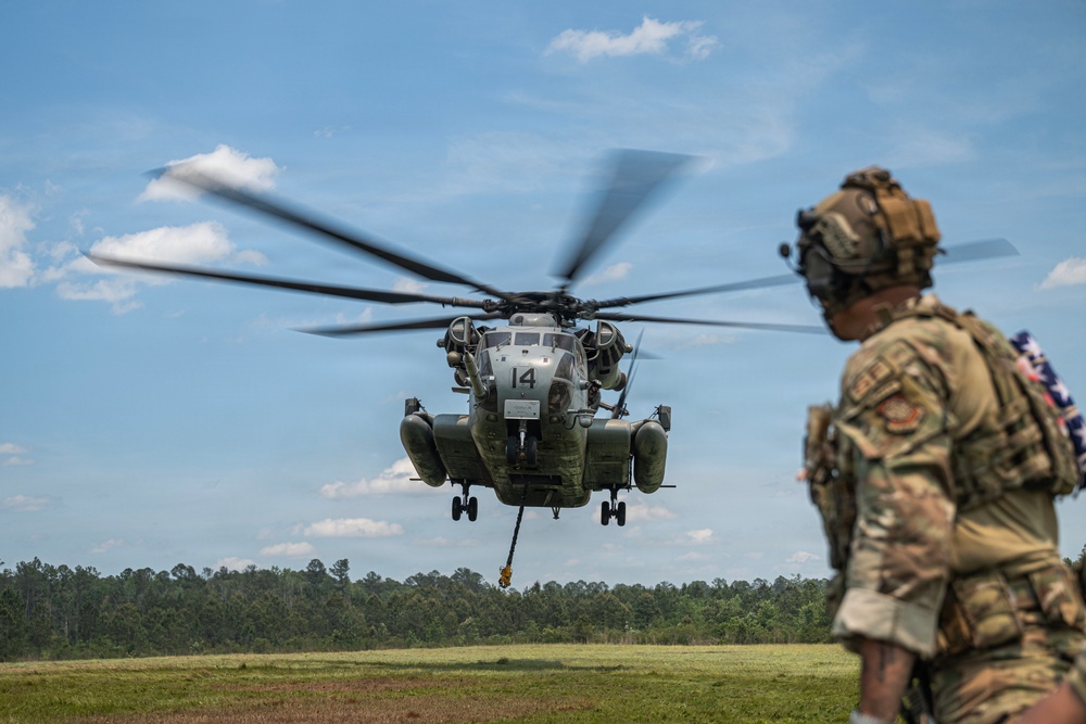 621st CRG HST Supports HMHT-302 Aircrew Training