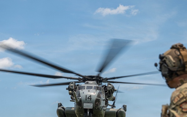 621st CRG HST Supports HMHT-302 Aircrew Training