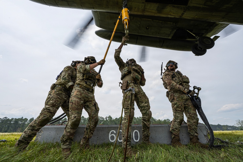 621st CRG HST Supports HMHT-302 Aircrew Training