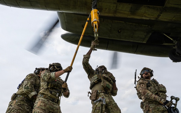621st CRG HST Supports HMHT-302 Aircrew Training