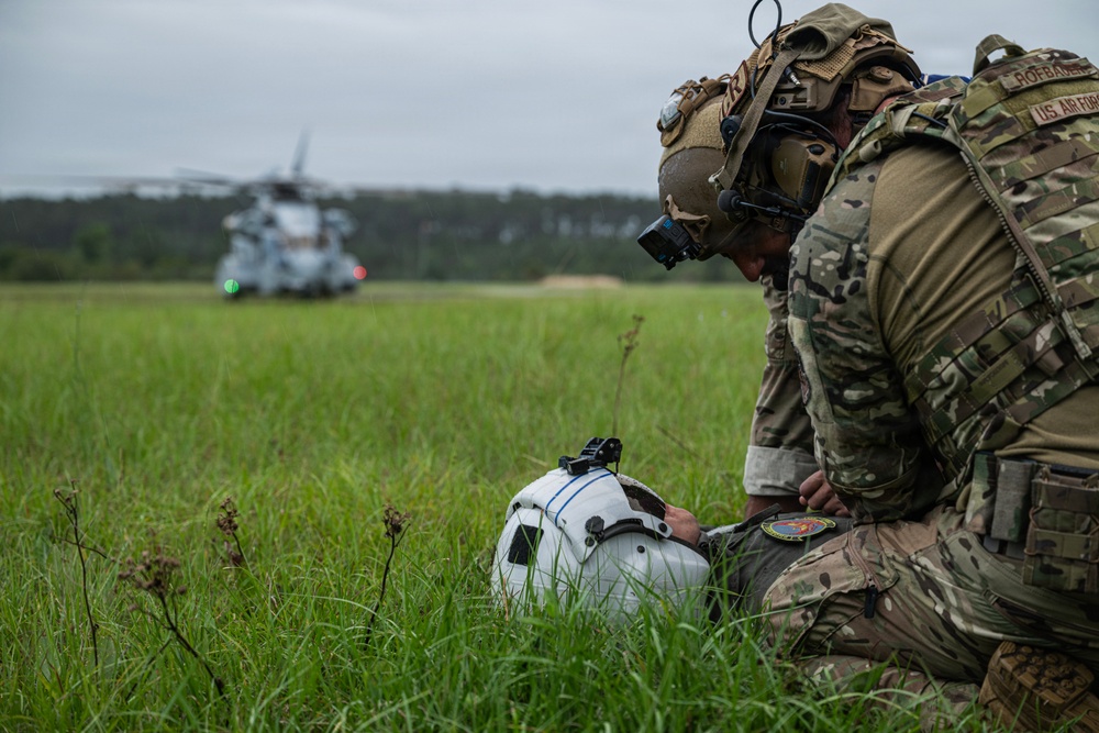 621st CRG HST Supports HMHT-302 Aircrew Training
