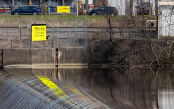 Old locks, new parts: Medium Capacity Fleet performs repairs at C.W. Bill Young Lock and Dam