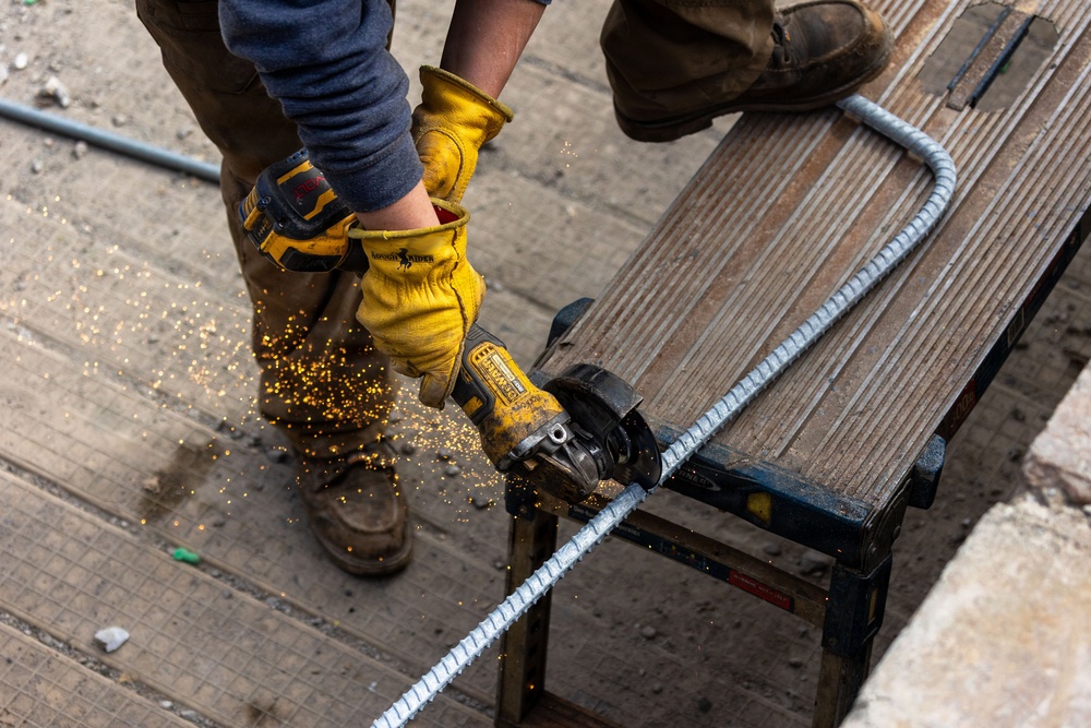 Old locks, new parts: Medium Capacity Fleet performs repairs at C.W. Bill Young Lock and Dam