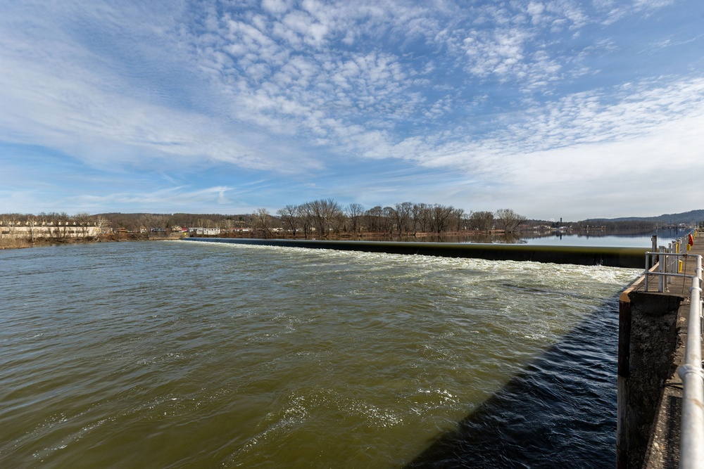Old locks, new parts: Medium Capacity Fleet performs repairs at C.W. Bill Young Lock and Dam