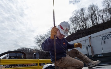 Old locks, new parts: Medium Capacity Fleet performs repairs at C.W. Bill Young Lock and Dam