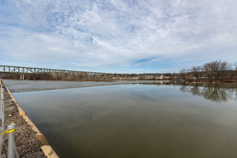 Old locks, new parts: Medium Capacity Fleet performs repairs at C.W. Bill Young Lock and Dam