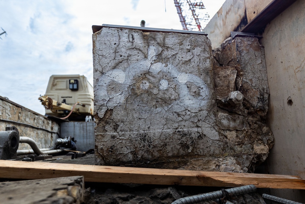 Old locks, new parts: Medium Capacity Fleet performs repairs at C.W. Bill Young Lock and Dam