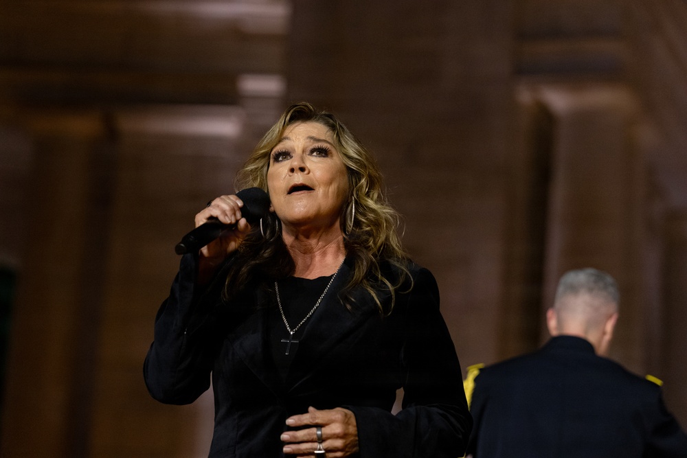 Gretchen Wilson Performs at National Memorial Day Observance
