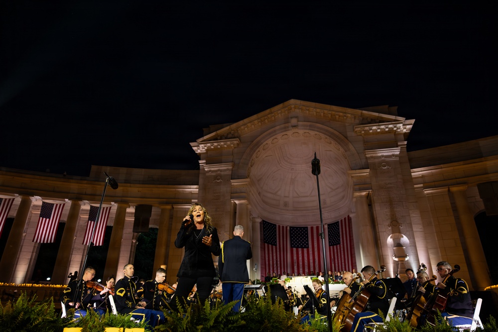 Gretchen Wilson Performs at National Memorial Day Observance