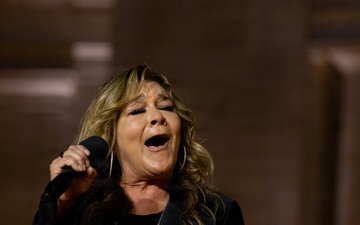 Gretchen Wilson Performs at National Memorial Day Observance