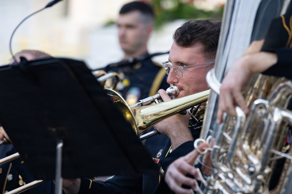 The U.S. Army Orchestra and Joint Armed Forces Chorus Perform at Memorial Day Observance