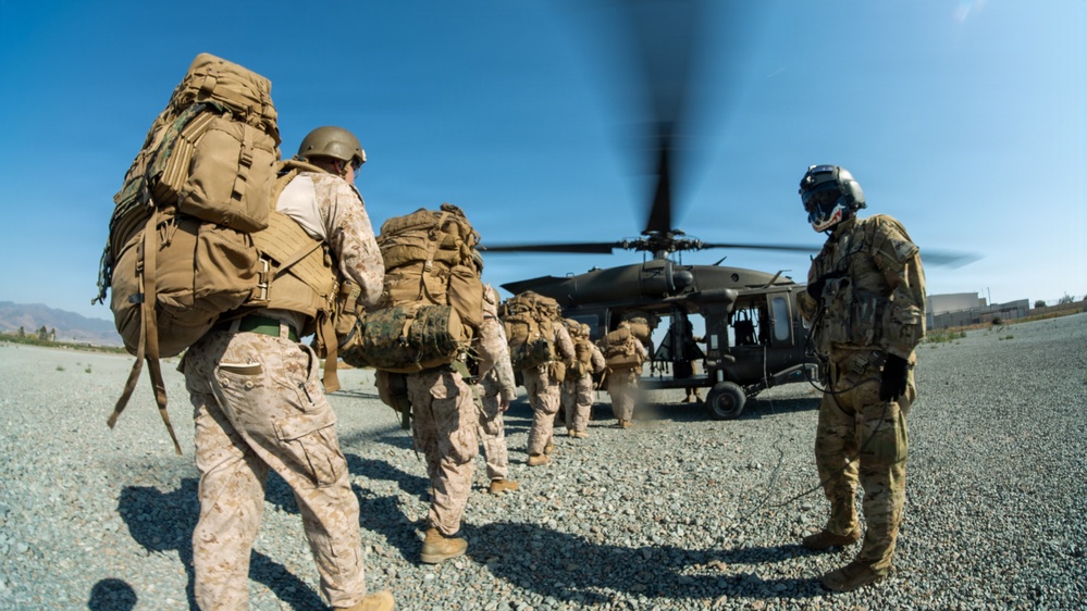 JTF-SB Marines, soldiers fly into CASEVAC drill