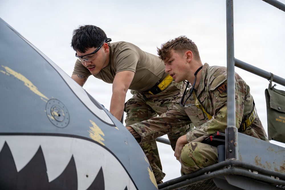 Moody Integrates First Refueling Probe on A-10