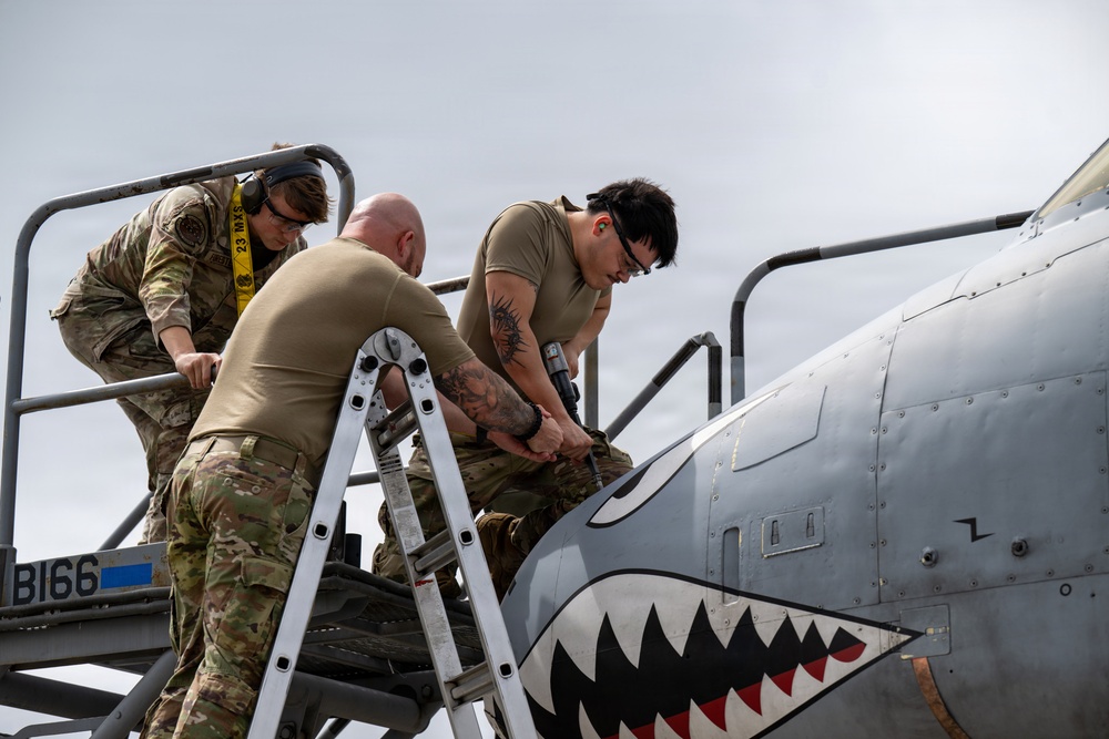Moody Integrates First Refueling Probe on A-10