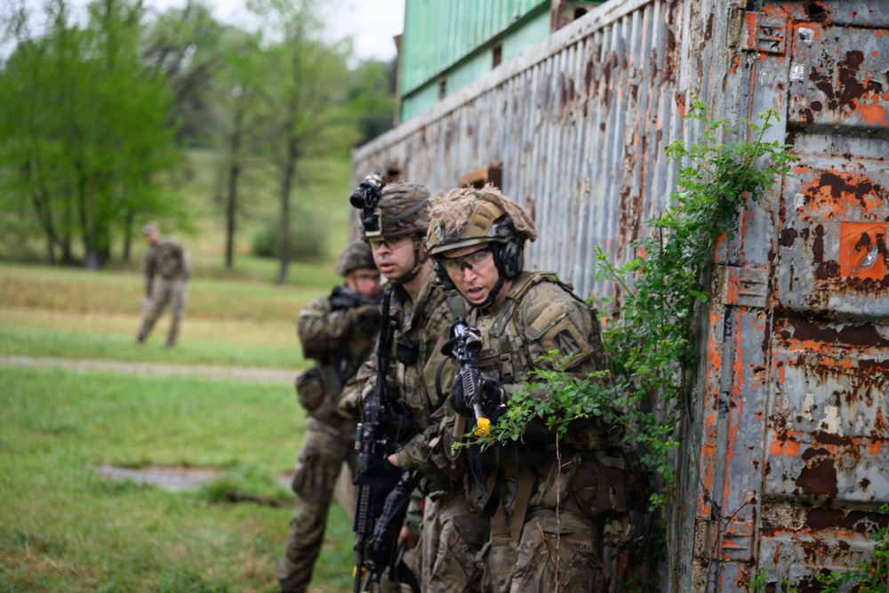 1-151 Infantry Regiment conduct training