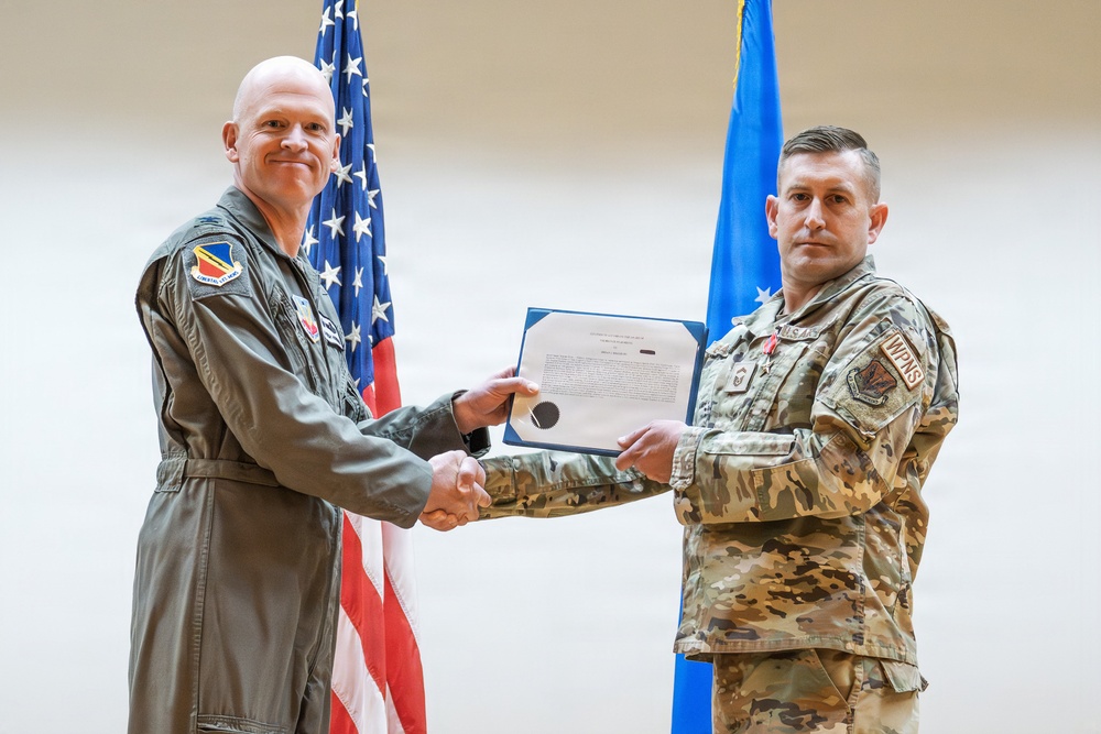 388th Fighter Wing Airmen recognized with Distinguished Flying Crosses, Bronze Stars for historic combat operations