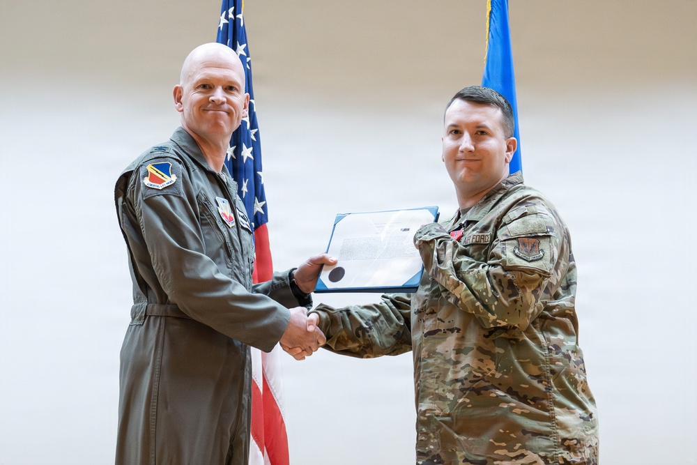 388th Fighter Wing Airmen recognized with Distinguished Flying Crosses, Bronze Stars for historic combat operations