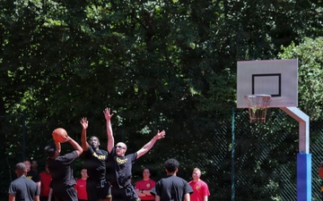 2nd Cavalry Regiment Soldiers compete in basketball preliminaries during Dragoon Week