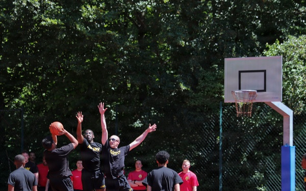 2nd Cavalry Regiment Soldiers compete in basketball preliminaries during Dragoon Week