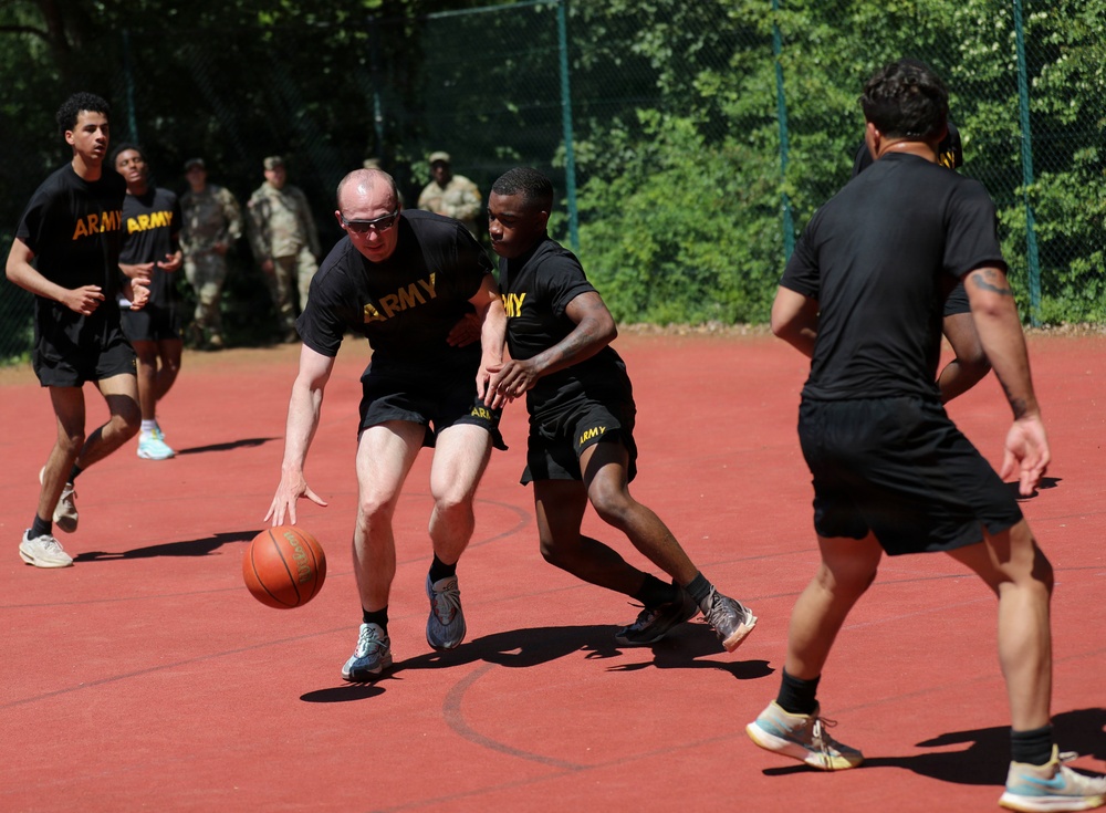 2nd Cavalry Regiment Soldiers compete in basketball preliminaries during Dragoon Week