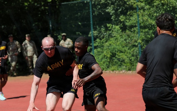 2nd Cavalry Regiment Soldiers compete in basketball preliminaries during Dragoon Week