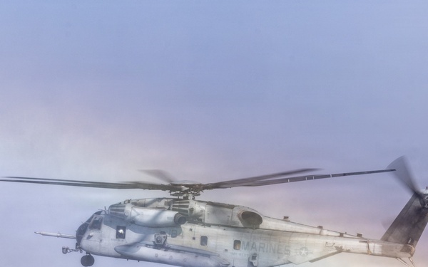 U.S. Marines, Reconnaissance Training Company, School of Infantry- West, conduct helocast training