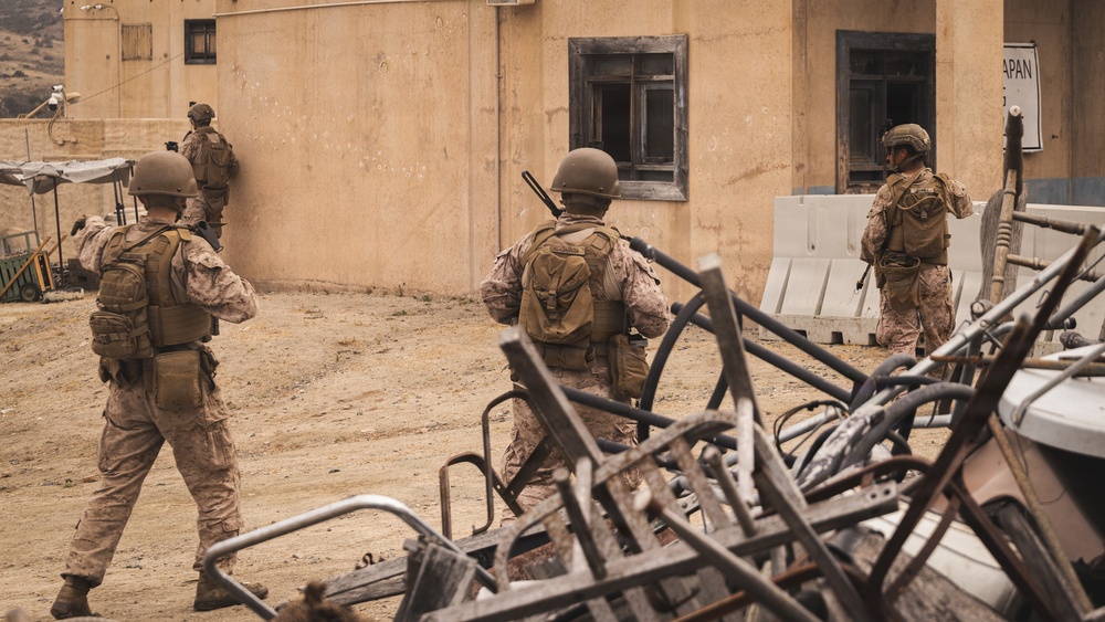 1st Intelligence Battalion executes infantry immersion training