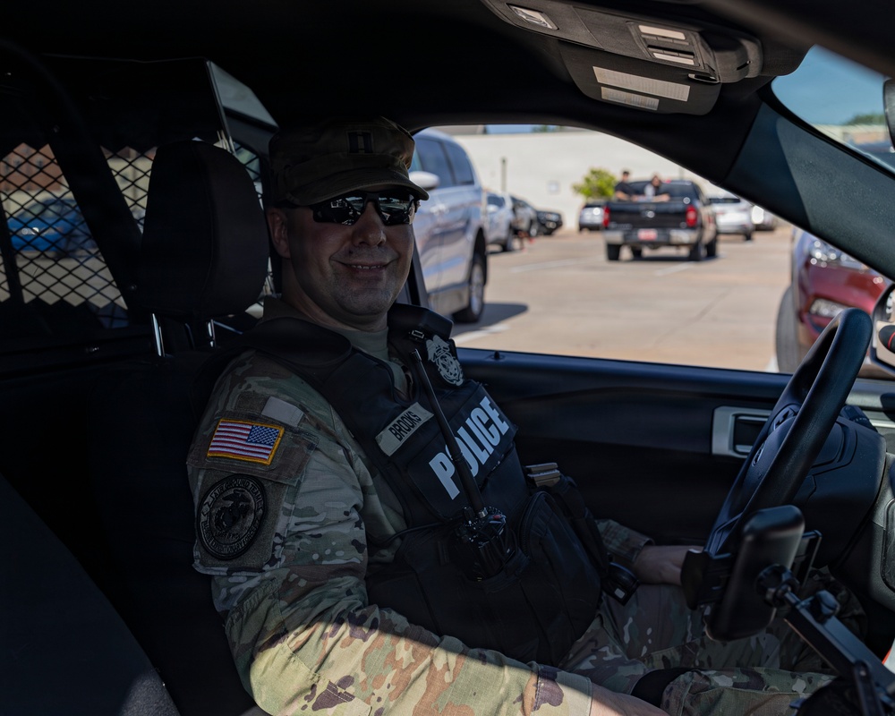 Fort Sill Soldiers and Marines Participates in Armed Forces Day Parade