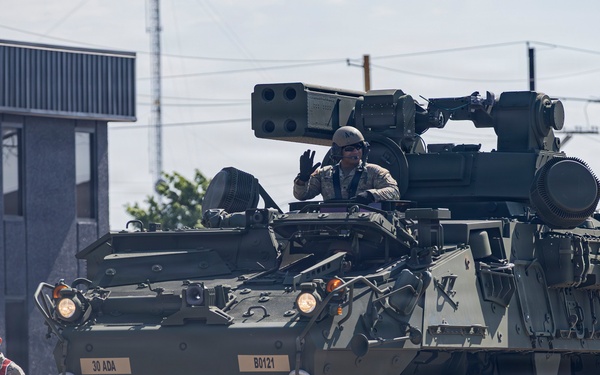 Fort Sill Soldiers and Marines Participates in Armed Forces Day Parade