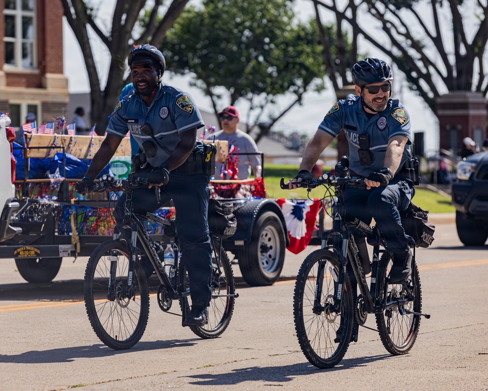 Fort Sill Soldiers and Marines Participates in Armed Forces Day Parade