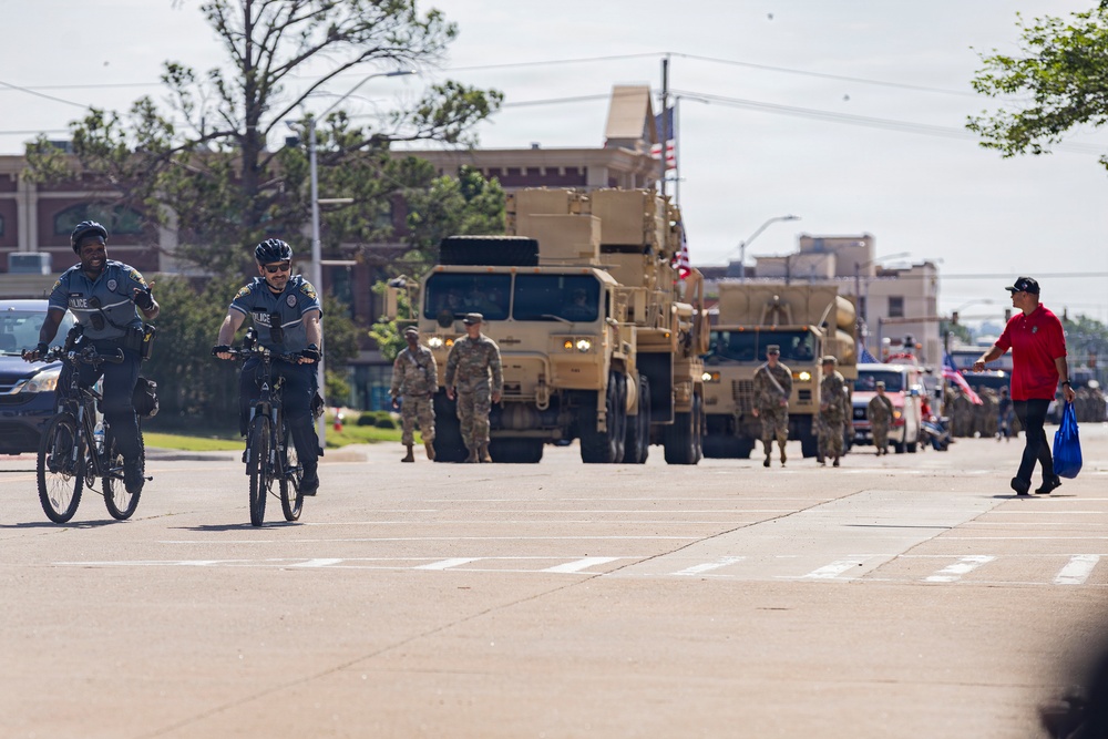 Fort Sill Soldiers and Marines Participates in Armed Forces Day Parade