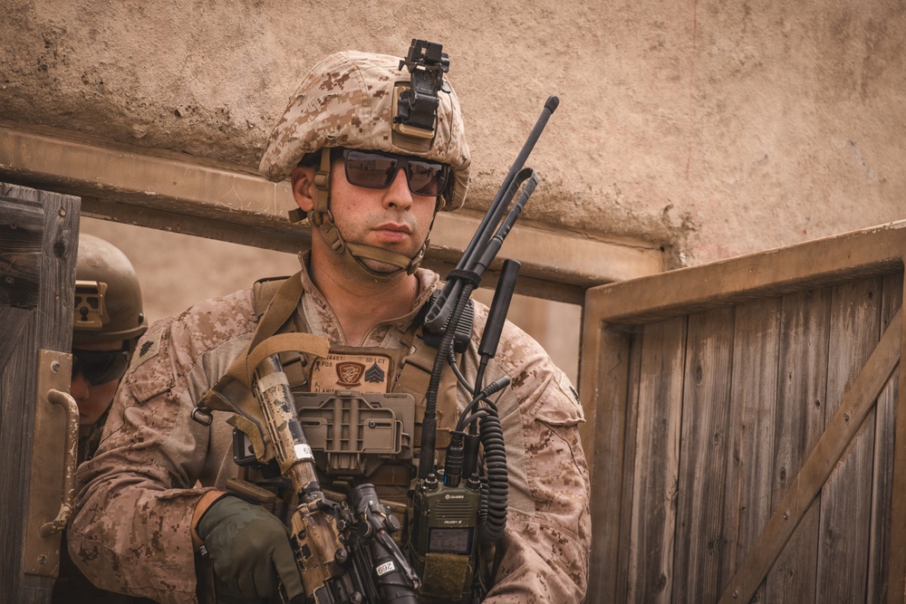 1st Intelligence Battalion executes infantry immersion training