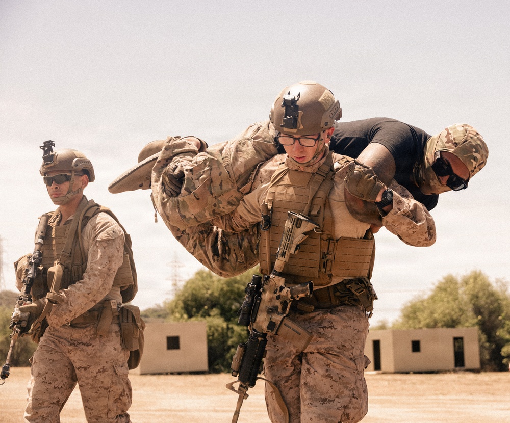 1st Intelligence Battalion executes infantry immersion training