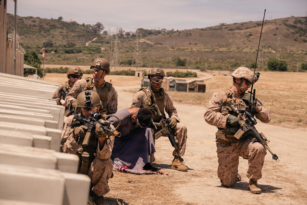 1st Intelligence Battalion executes infantry immersion training