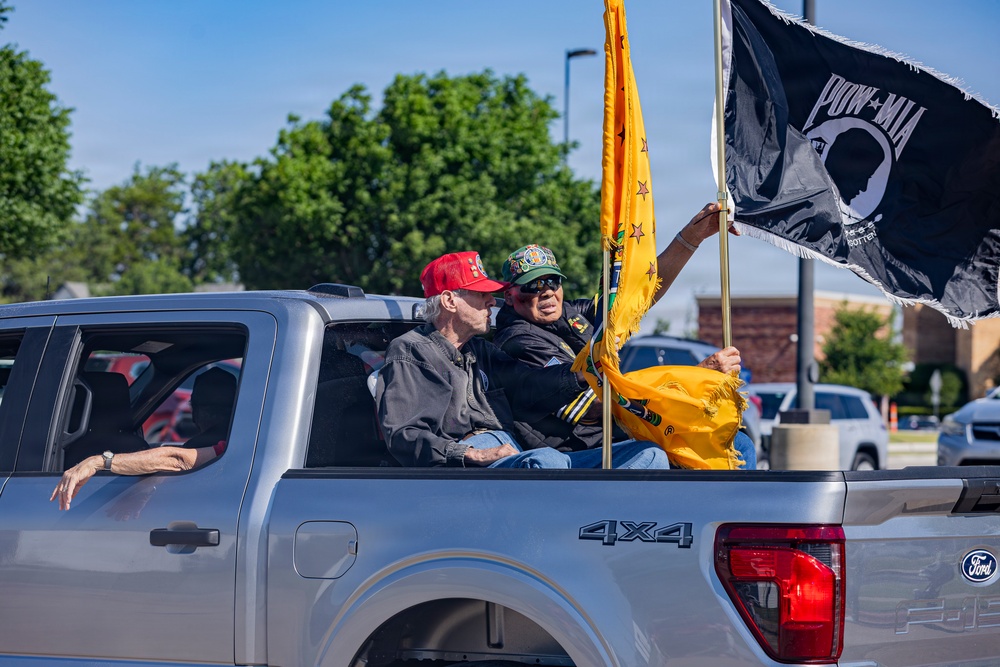Fort Sill Soldiers and Marines Participates in Armed Forces Day Parade