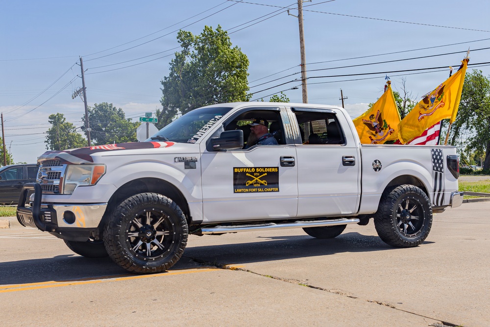 Fort Sill Soldiers and Marines Participates in Armed Forces Day Parade